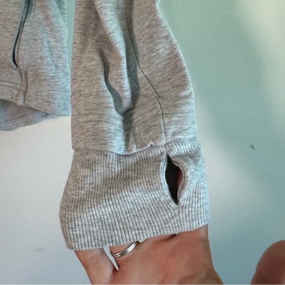 Lululemon Find Your Unwind Light Grey Pullover size 6 - Picture 3 of 8